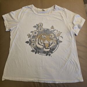 LE (Life Elsewhere) Women's Relaxed Fit White Graphic Tee Size 1X